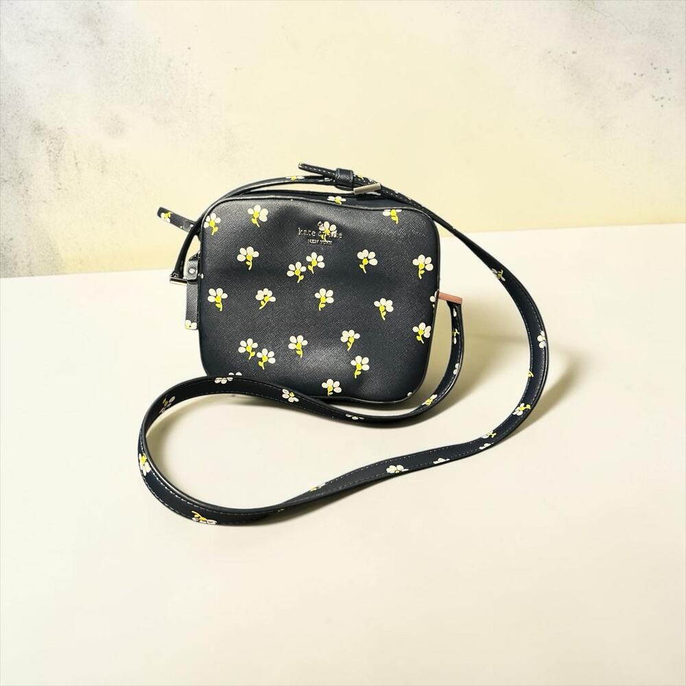 Kate Spade New York Newbury Lane Daisy Toss Cammie Crossbody